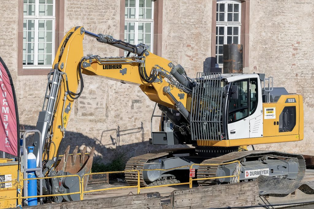 Liebherr-922 — Roomikekskavaator